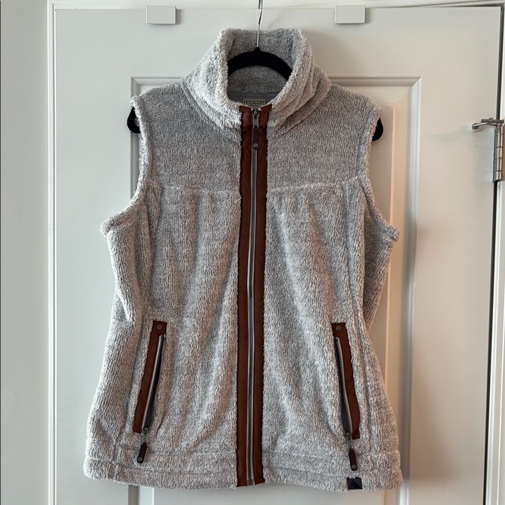 L.L. Bean Women’s L Gray Sherpa/Fleece Vest with Brown Accents
